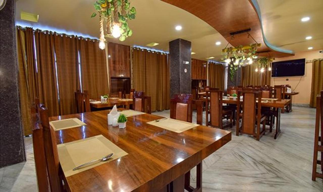 Fabhotel Rr Suites Guwahati Eksteriør bilde