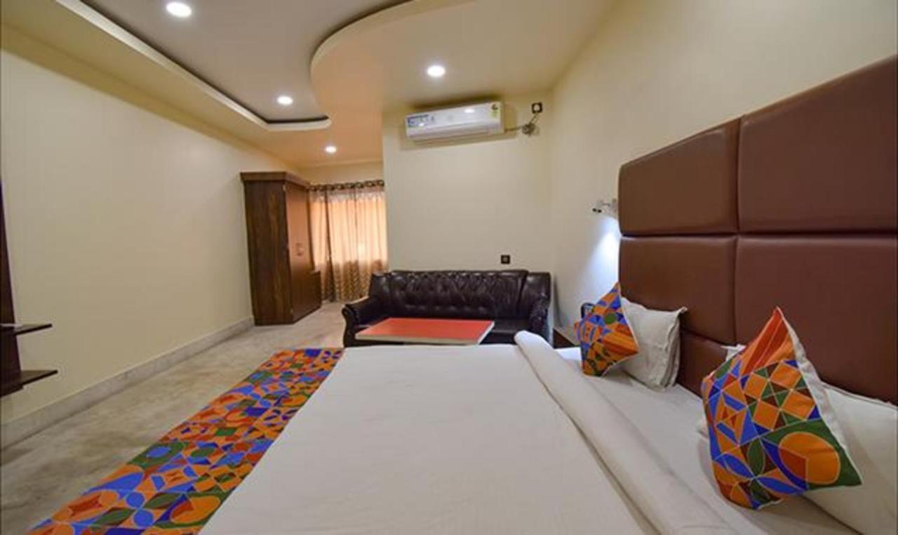 Fabhotel Rr Suites Guwahati Eksteriør bilde